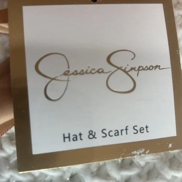 Jessica Simpson hat and scarf set white new in gift box - Picture 3 of 4